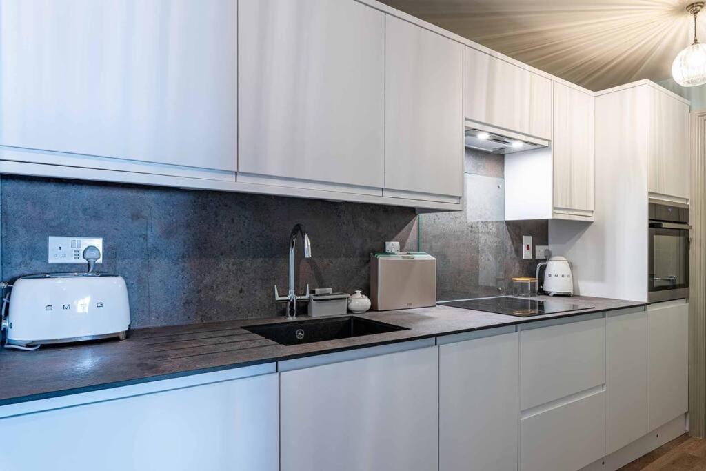 Modern, Relaxing 1 Bed Apartment Bath Bagian luar foto